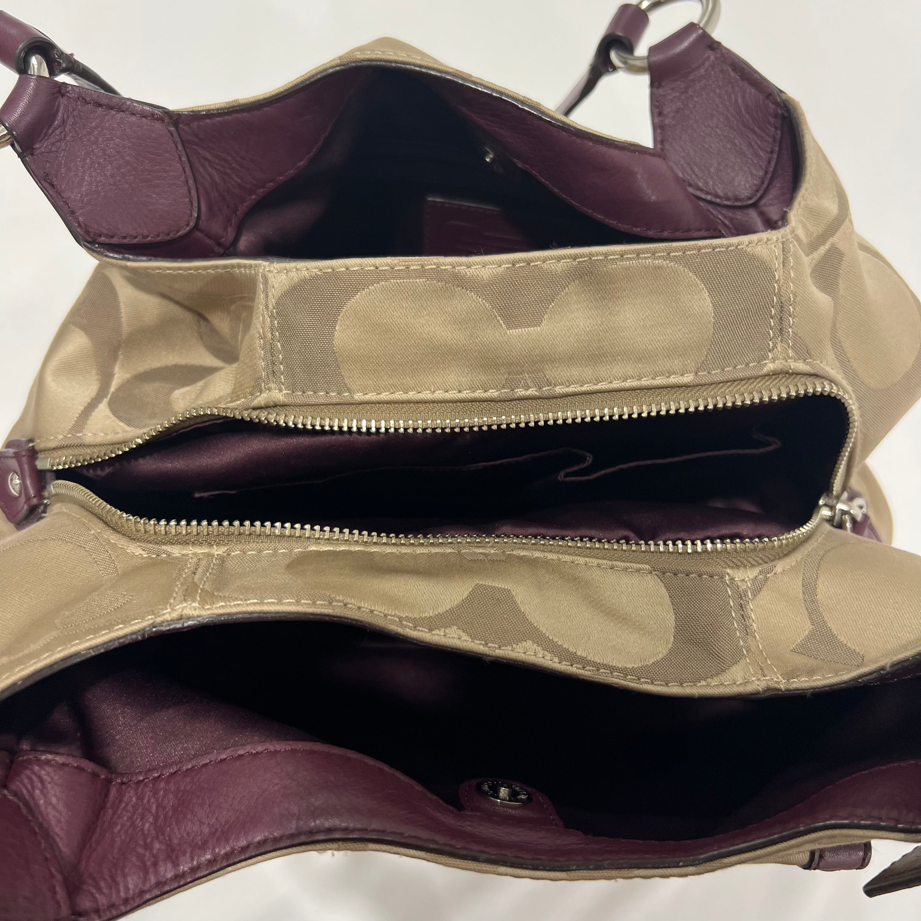 Coach Campbell Hobo Signature Bag